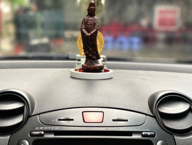 Đặt Phật Tượng để xe ô tô đúng cách bạn nên biết?